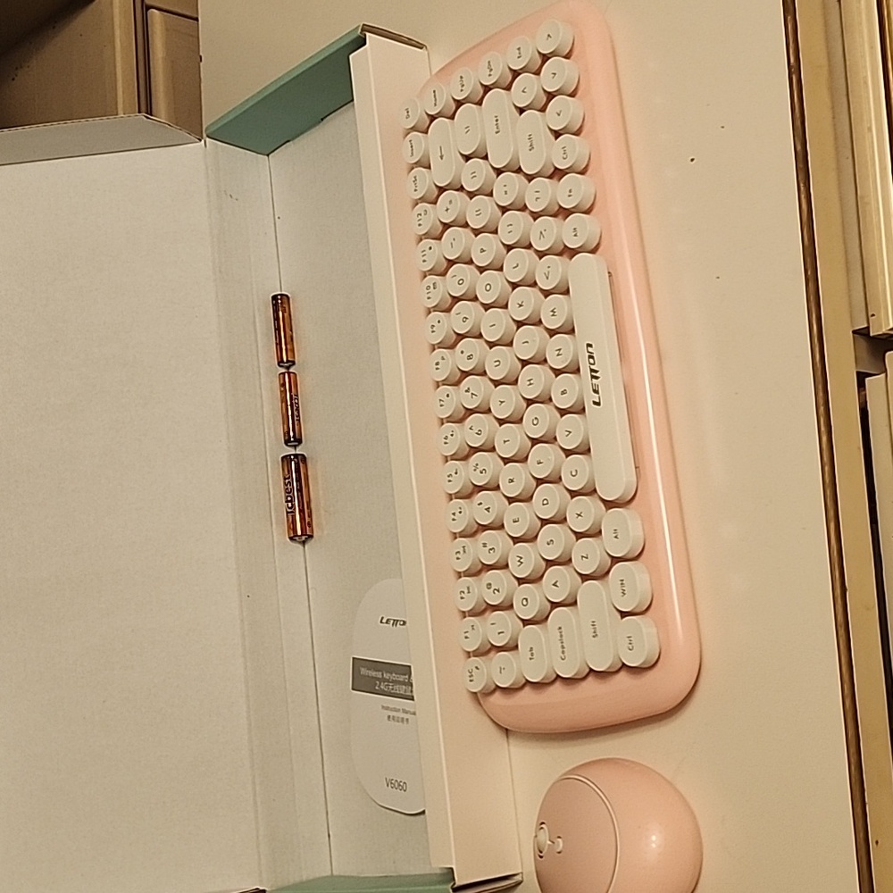 Letton wireless keyboard with mouse